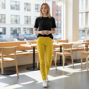 NWOT  Gap Jeans Women's‎ Yellow Corduroy Real Straight Denim, Size 28R